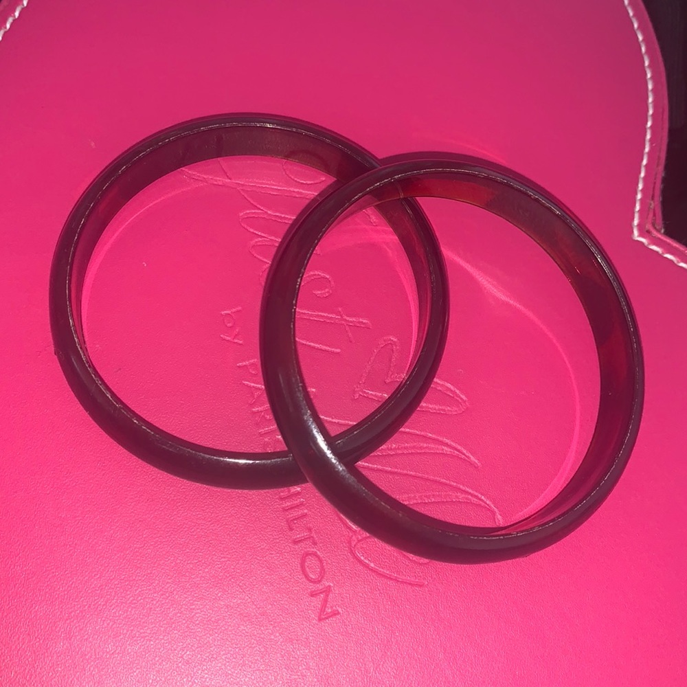 2 sets of bracelets
